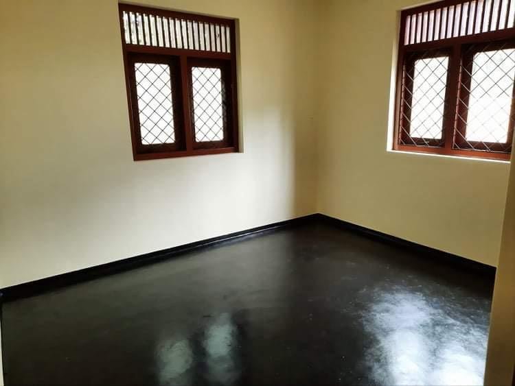 5 bed room property for sale in Horana