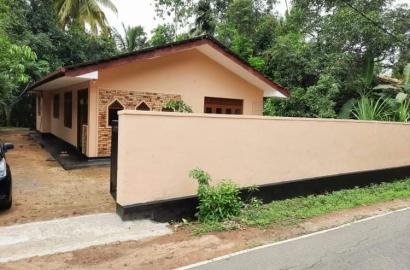 5 bed room property for sale in Horana